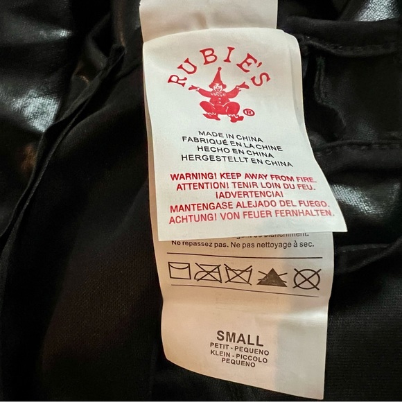 Batgirl costume! Great quality. Mask was repaired but looks good. Size S. - Picture 6 of 12